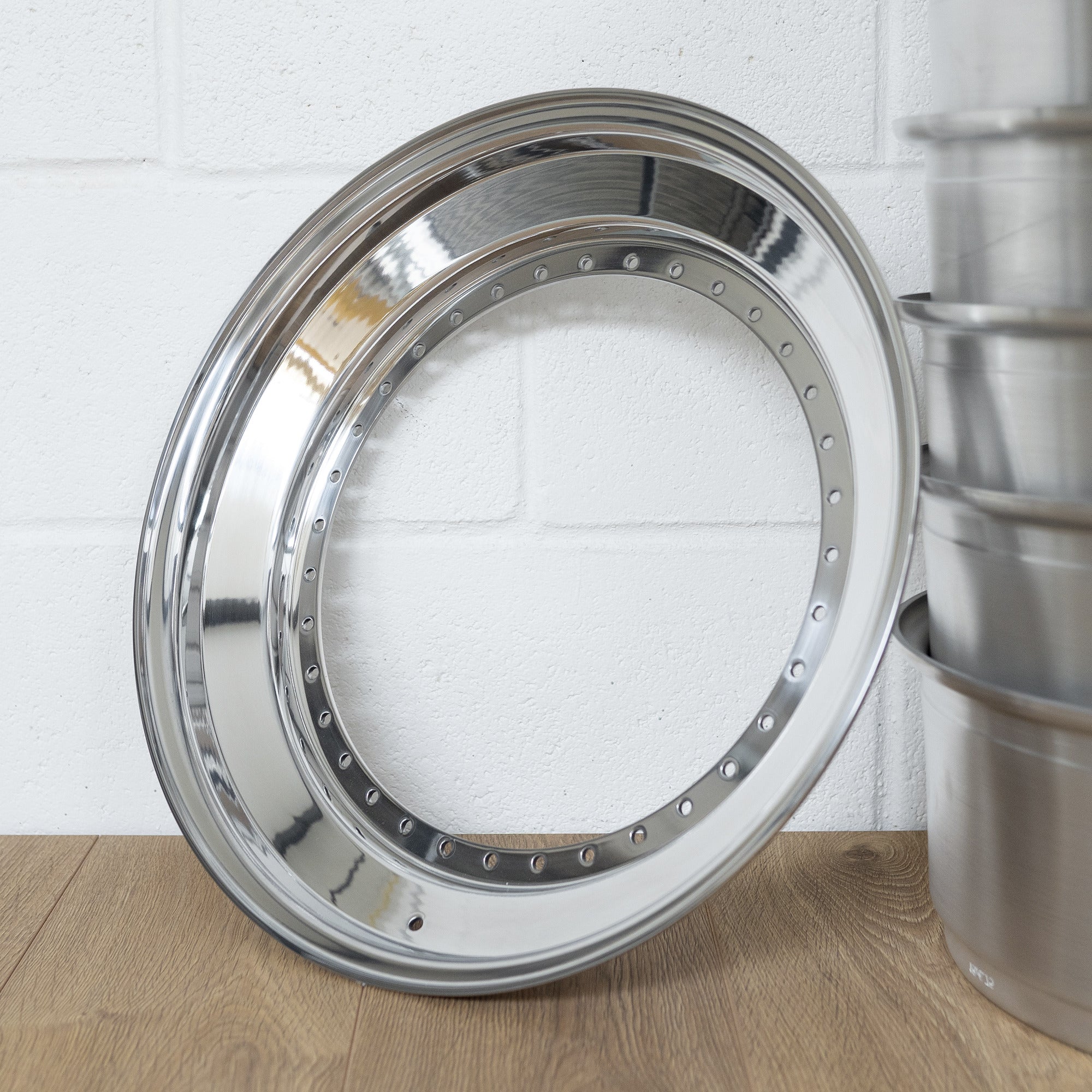 17" to 19" Autostrada - 40 Bolt Outer Wheel Lip