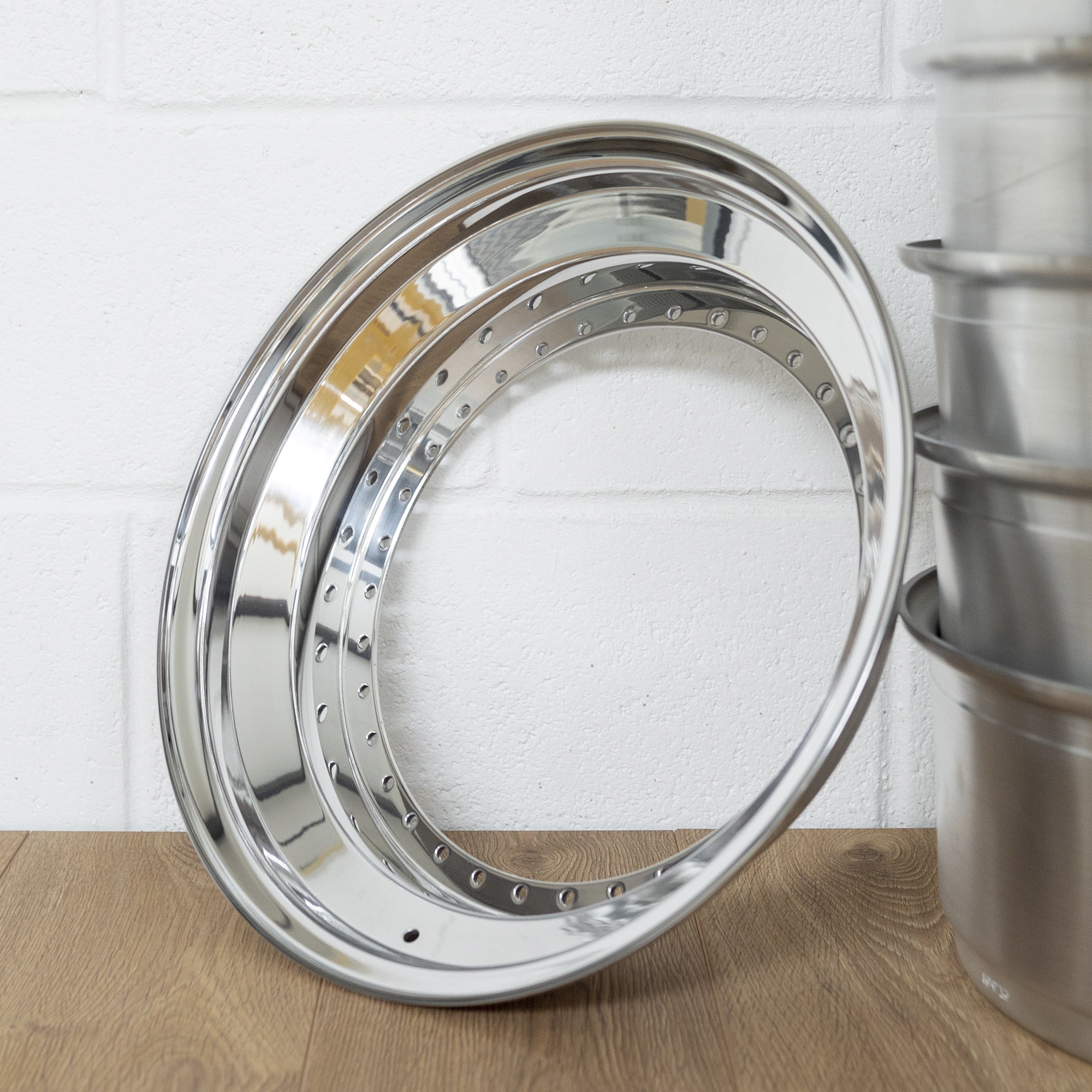 16" to 17" CCW - 20 Bolt Outer Wheel Lip